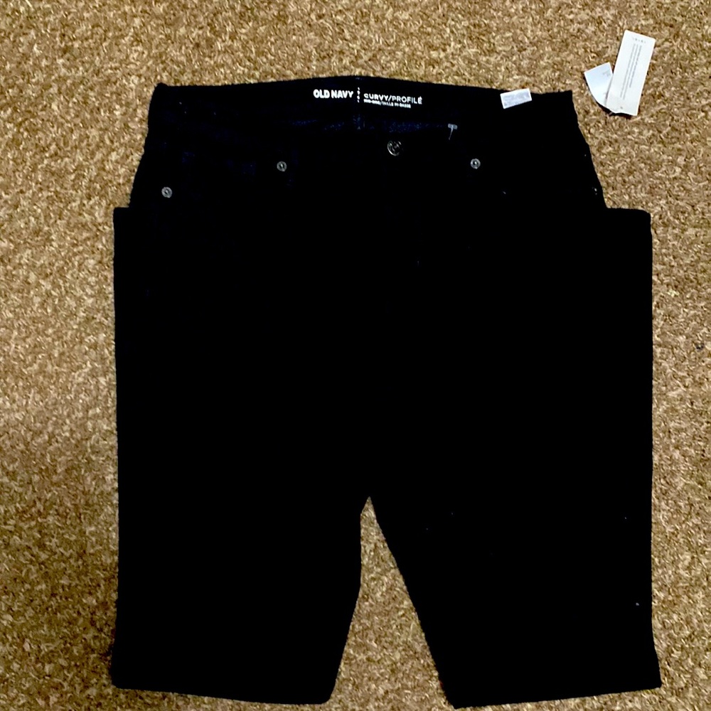 8S2.  Old Navy Jeans (women’s)
